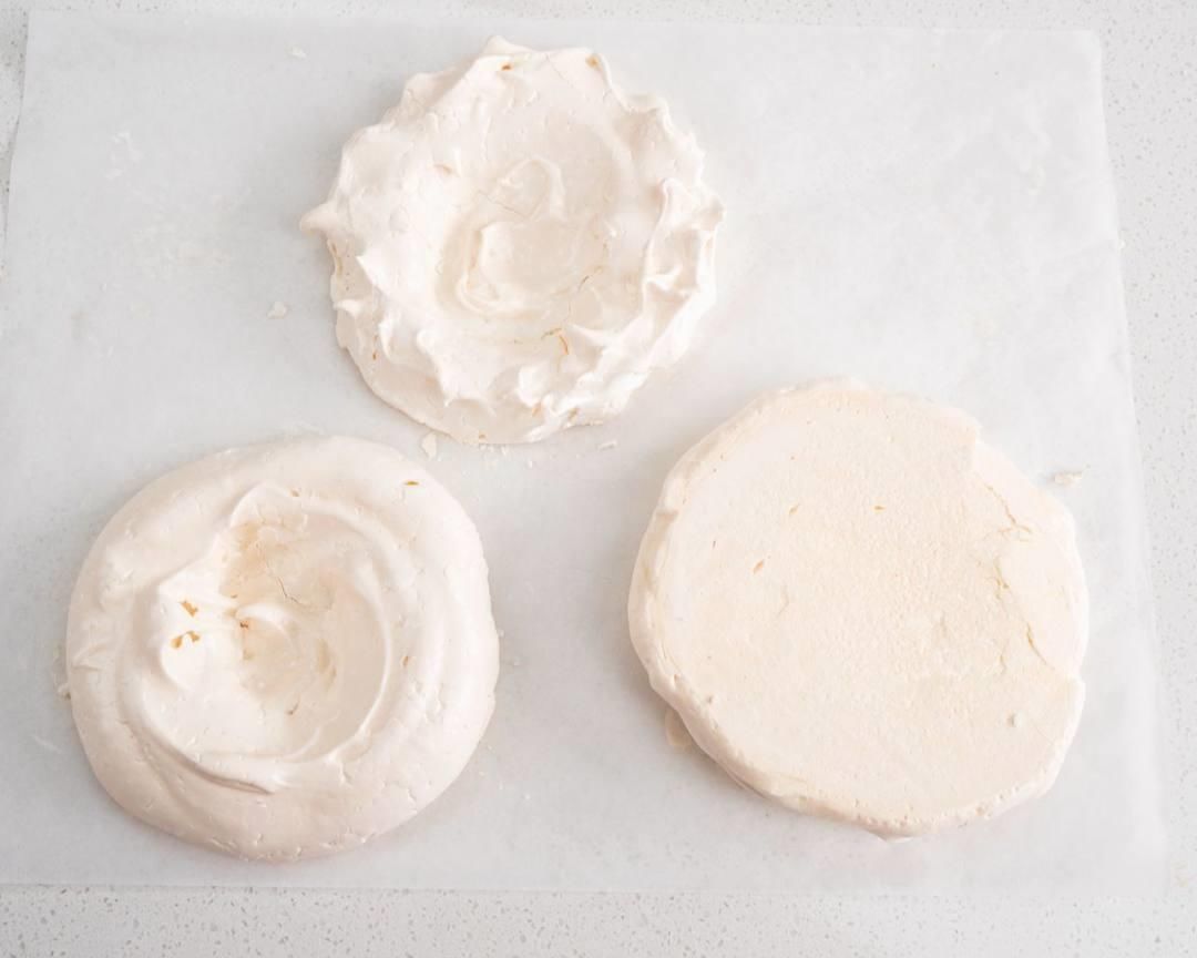  帕夫洛娃|新西兰国宝级甜品—帕夫洛娃蛋糕，口感绝佳的酥奶油蛋糕