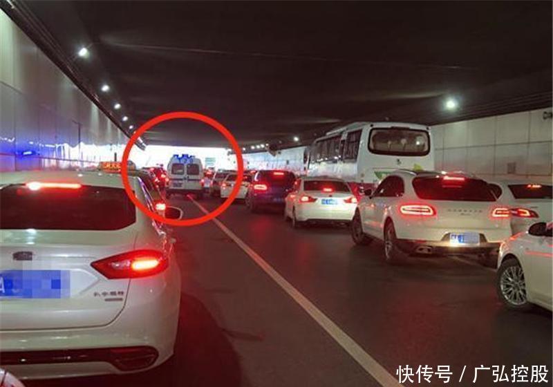 工作人员|私家车在隧道礼让救护车，不料被罚1200，罚款理由让车主无法接受！