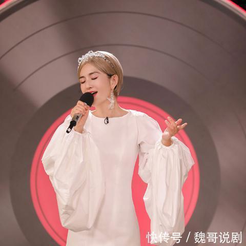 模仿|谢娜模仿杜华宁静神还原,踢馆《乘风破浪的姐姐》蠢蠢欲动