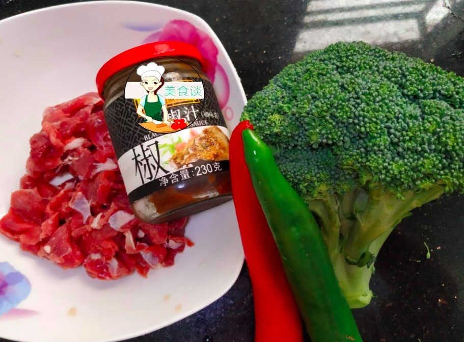  含有丰富|炒牛肉时，直接下锅大错特错了，厨师长教你3招，牛肉嫩滑不塞牙