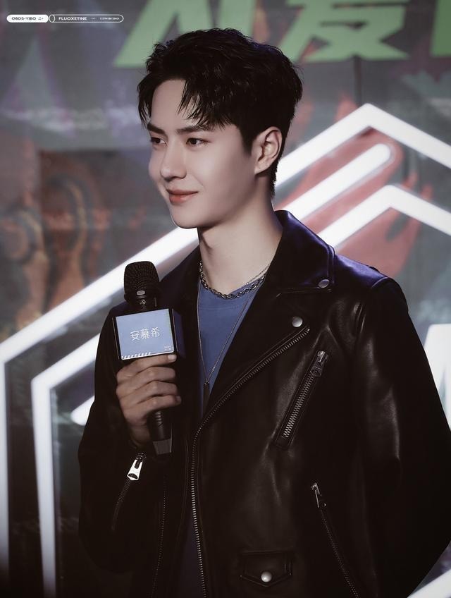 回答|王一博见面会直播,粉丝现场问了6个问题,最后一个回答出乎意料