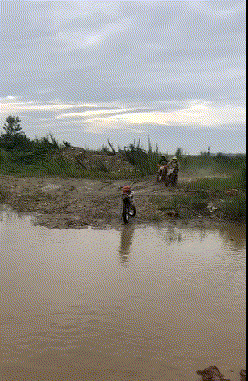 苹果|搞笑GIF：弟弟每天都会给姐姐洗苹果吃