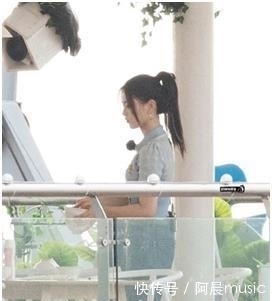  录制|杨超越录制《中餐厅》惹争议，裙子太短，粉丝：两只手遮不过来