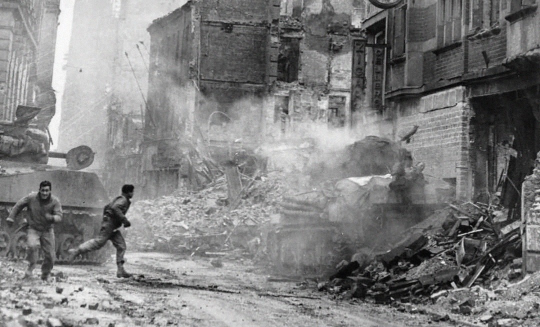 下装|为什么打仗时,军人宁愿被俘虏也不愿躺下装死