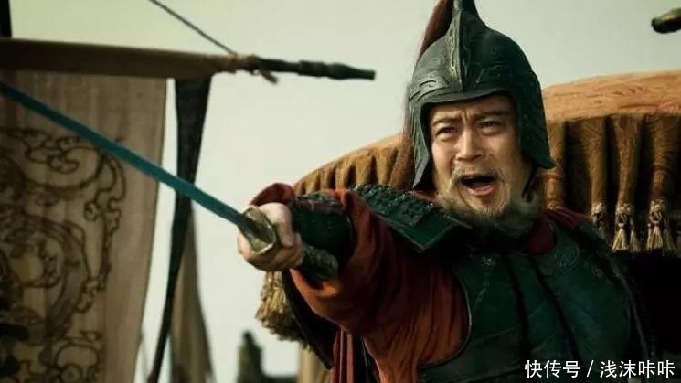 假装|看透一切而假装不知的三国谋士, 连曹操都夸他挑不出一点儿毛病