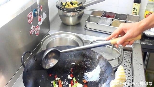  切成|大厨教你茄子新吃法，特别好吃下饭快，食材简单、一顿两根不够吃