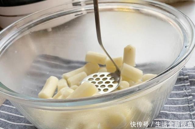 教你做|月饼重油重糖不好吃教你做无油月饼，不用烤，快手好吃