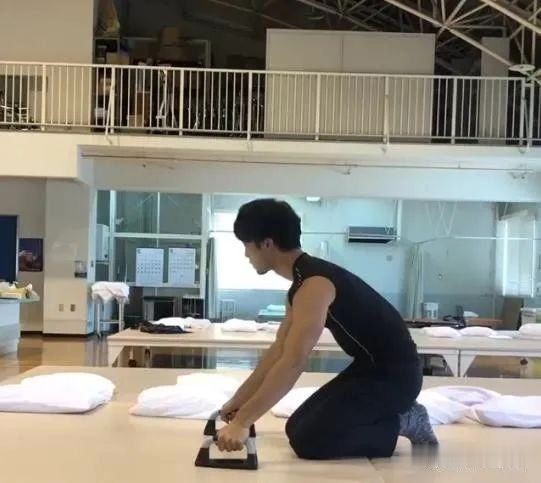 爸爸|霓虹爸爸热爱为家人制作美味菜肴,各种三明治光看着就超诱人