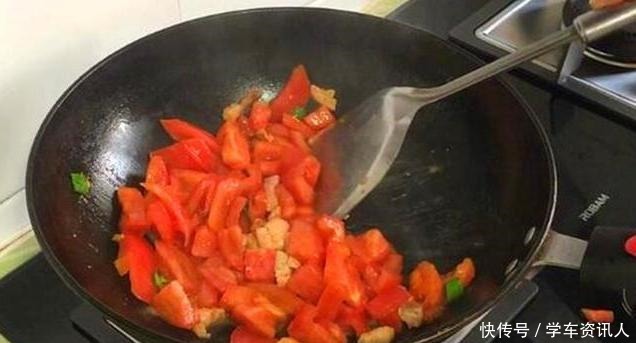 疙瘩汤|做疙瘩汤时,别再用水和面了!这样做,疙瘩爽滑筋道,吃不够