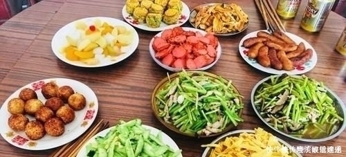 吃不到|回农村老家走亲戚,长辈做了一桌满是乡愁的菜