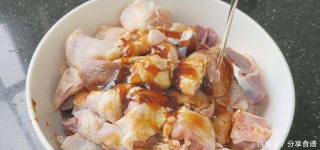 不炸|看看客家人怎么吃,不煎不炸,出锅3斤鸡肉加1斤花甲带汁吃光光