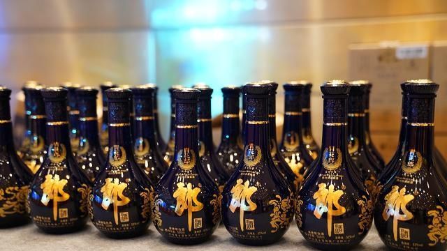 到底|都是郎酒的主打系列,红花郎和青花郎到底有什么区别