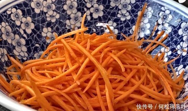 萝卜丝|秋天,多给孩子做这蒸菜,2块钱一斤,一周吃一回,对眼睛极好