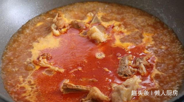 辣酱|想吃肉了,做了一道土豆炖排骨,配上韩式辣酱,太下饭了