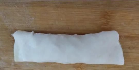  看着|面粉不要再做馒头了，教你新吃法，晶莹剔透有营养，看着就想吃