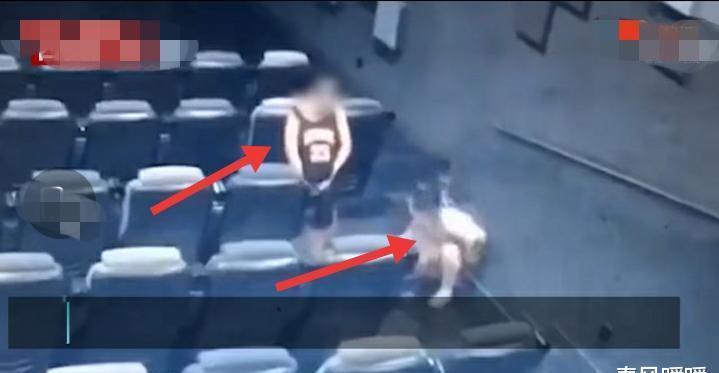 影院|尴尬！女子趁影院放映室没人行“方便，现场画面让人气愤
