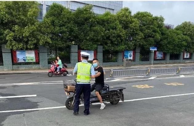 闯红灯|曝光｜|这些不文明交通违法行为被曝光，看看谁“出镜”了