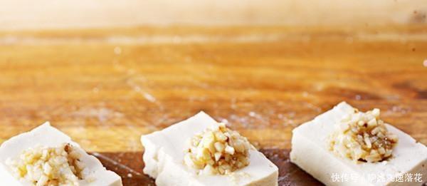 豆腐|吃了几十年豆腐,第一次看到这种吃法,锅盖一打开,我就饿了