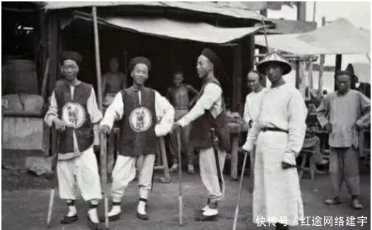 艰苦|古代衙役押送犯人十分艰苦，为何还有很多人抢着去干这份工作