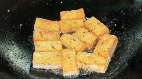 万万不可|煎豆腐时,万万不可直接下锅煎,多加这一步,豆腐不碎不粘锅!