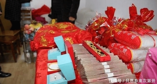 女方|职业骗婚？女方退婚金器不退，28万元彩礼只能退一半，律师：要回的概率不大