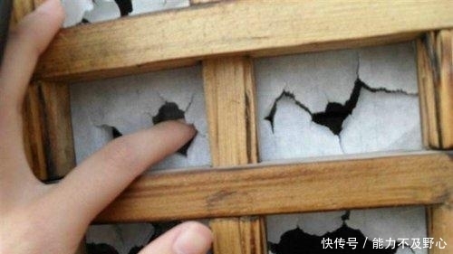  外人|中国古代根本没有玻璃，只有简单的窗户纸，如何防止被外人偷窥？