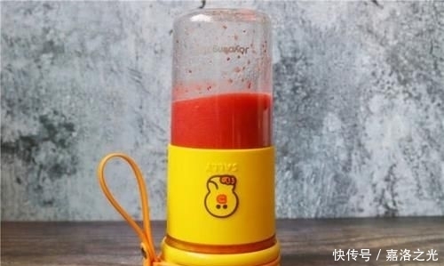  慕斯蛋糕|夏天最爱的草莓蛋糕，清爽细腻，配方升级，不用烤箱，零失败