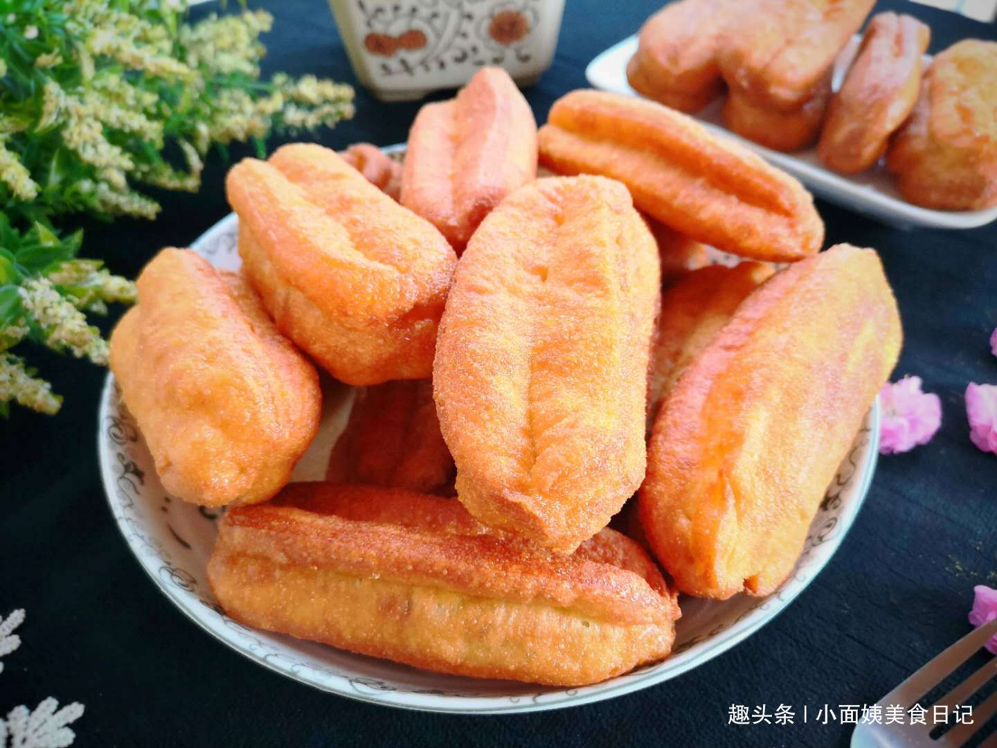 全错|炸油条用泡打粉、小苏打全错,油条店老板教你正确做法,金黄酥脆