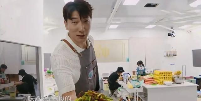  中餐厅|《中餐厅》从“听我的”到“我的错”，黄晓明变了，但赵丽颖哭了