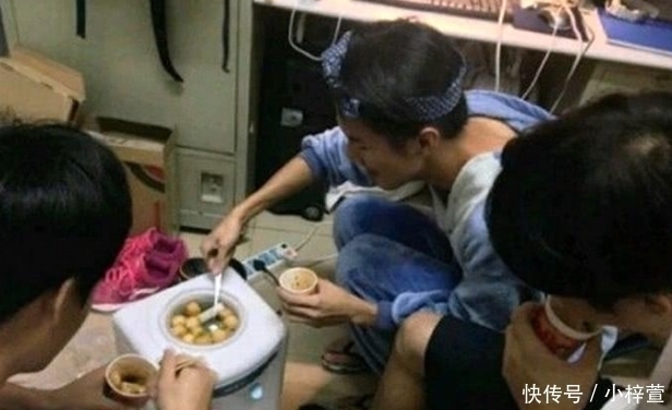 大学|被大学逼出来的“坚强”,饮水机吃火锅不算啥,啤酒瓶烧烤才是牛