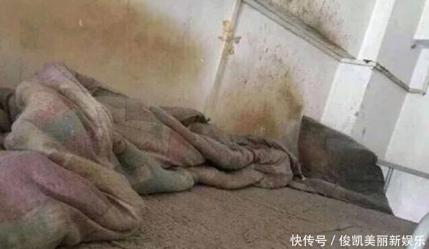 度日如年|大学生半年不洗床单,舍友度日如年,网友:估计防毒面具也救不了你!