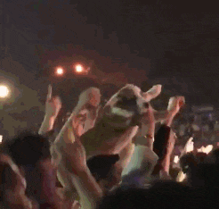 姑娘|搞笑GIF趣图:姑娘表情真的好醉人,我承认我被迷住了