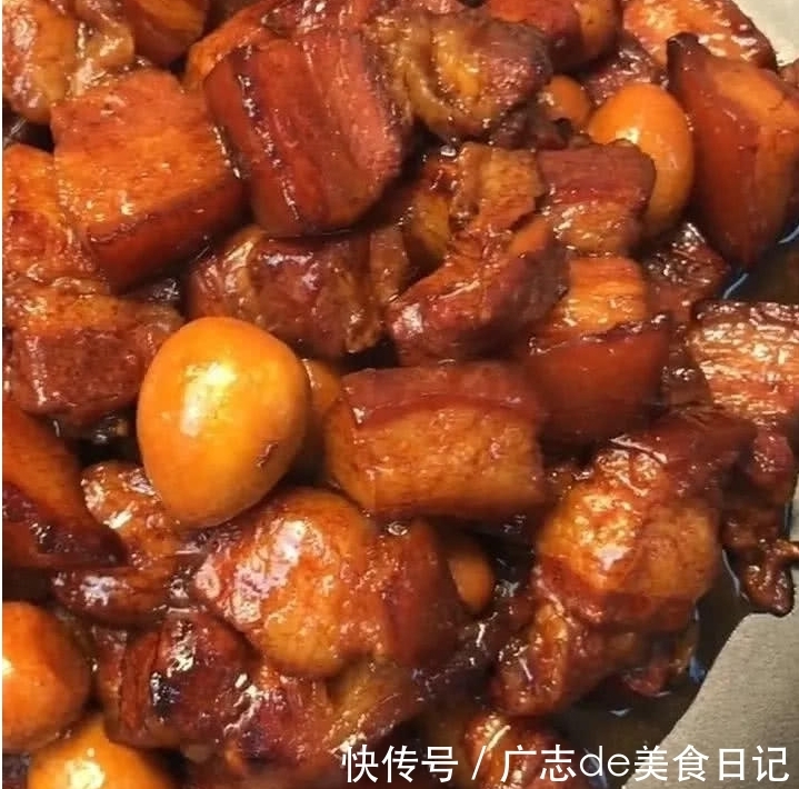 往锅中加入|祖传红烧肉做法,学会回家做,家里米饭都不够吃
