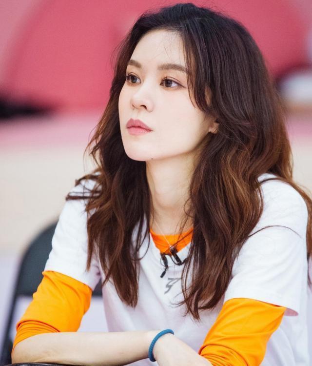  浪姐|《浪姐》蓝盈莹成“话题工具人”，郁可唯隐形人陪跑：真是亏大了