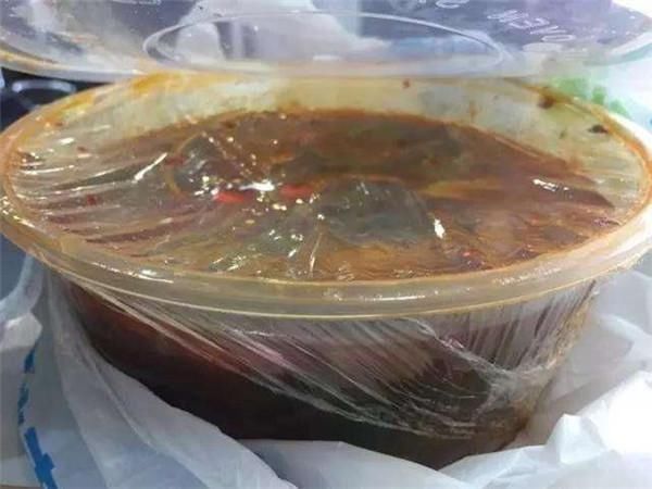 外卖|为什么我点的炸鸡外卖,可乐包装上有一个“针眼”看完才明白