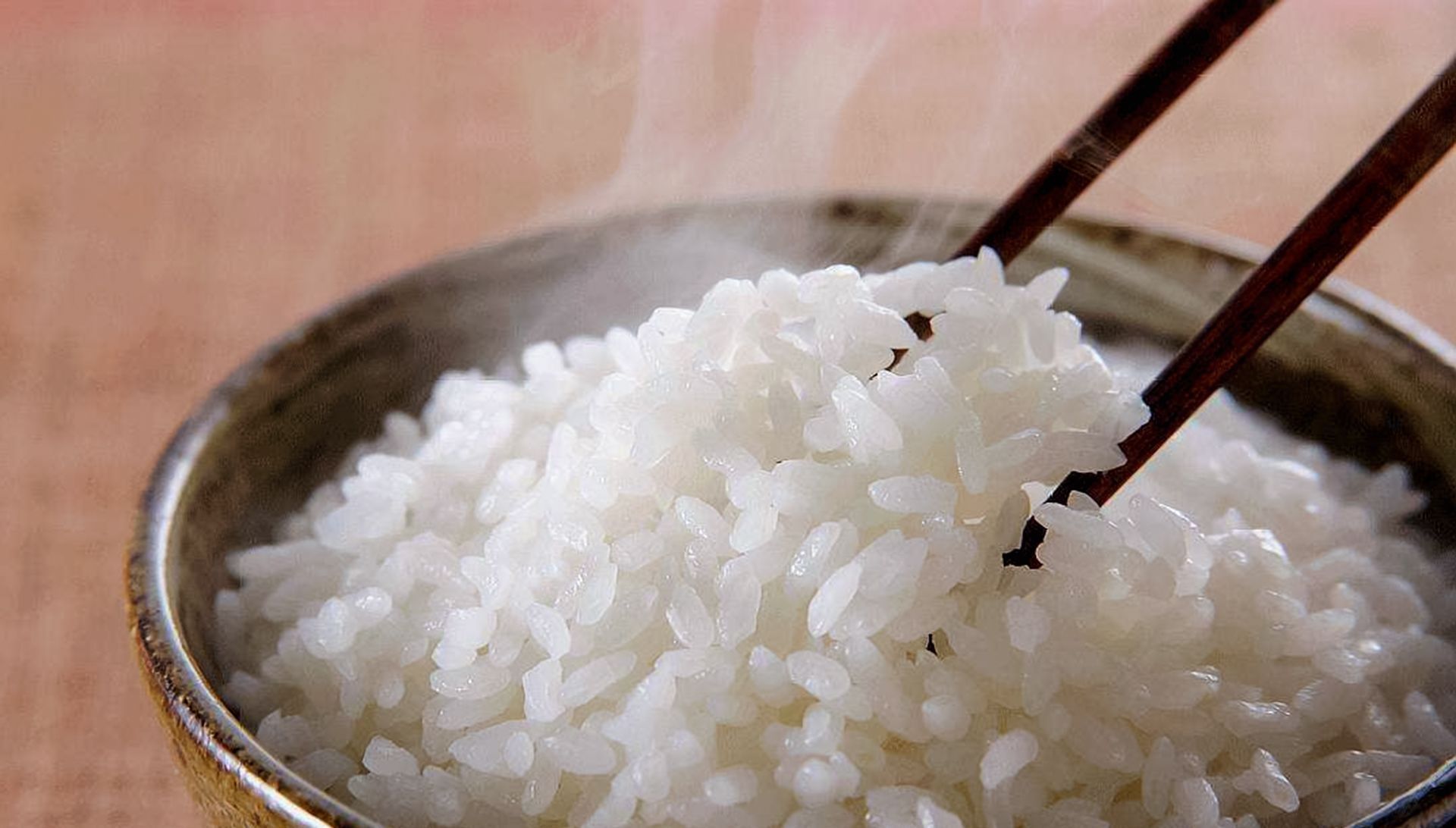 万万不可|煮米饭万万不可直接加水下锅，记住这3个诀窍，米饭粒粒喷香好吃