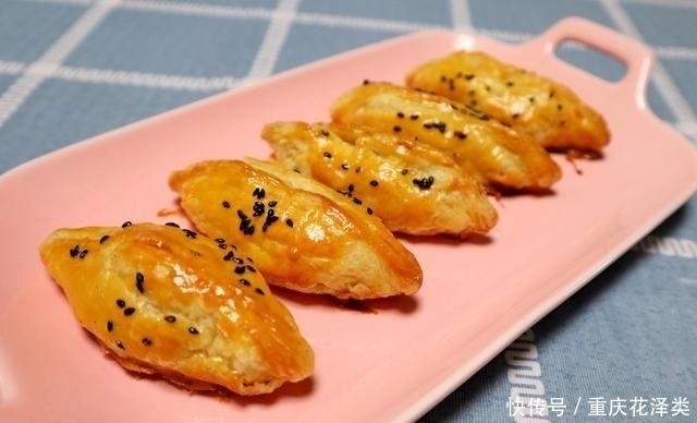  搭配|不用揉面不用醒，简单几步做芒果派，搭配芒果汁味道比买的还好吃