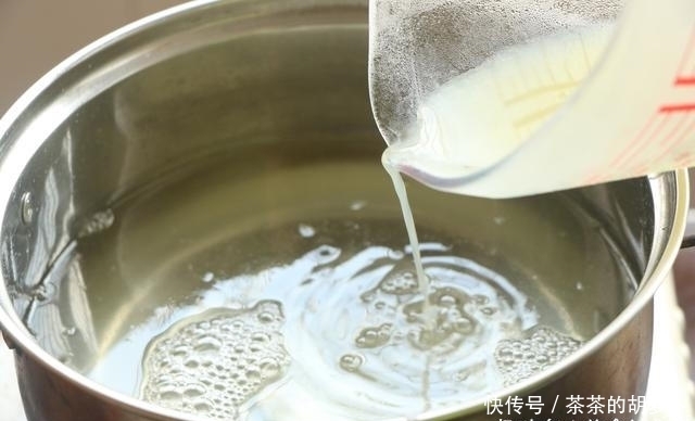 简单|月饼必不可少的转化糖浆,3种食材就搞定,做法简单,健康无添加