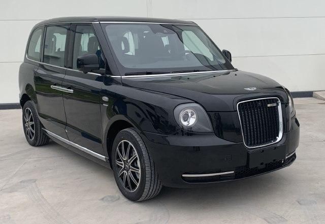 酷似|车标酷似宾利,轴距超汉兰达,1+3+3座椅,车内能直接上轮椅