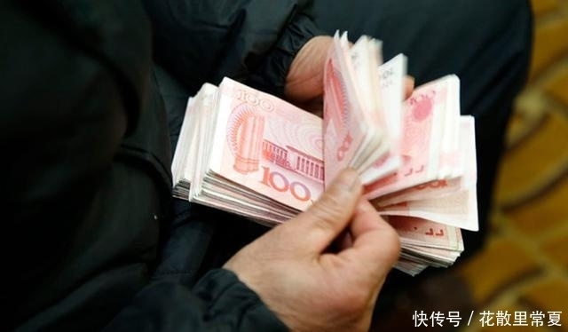 当代|卖出300亿!当代年轻人的首选原来是它,一家特产店已经月赚70万