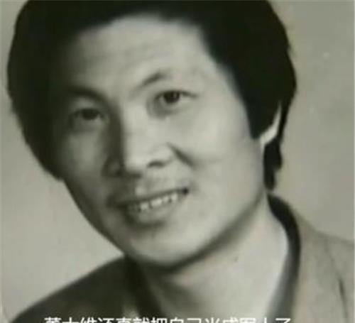  冒充|他冒充军人行骗15年，结果却入戏太深，被捕后：你敢对少将动手？