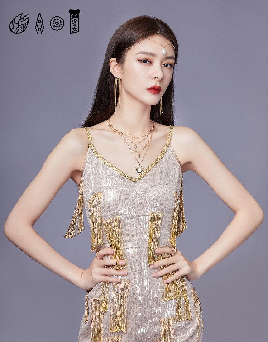  服装|毕业后的火箭少女再现创1初舞台服装，瞬间想起了2018年那个夏天