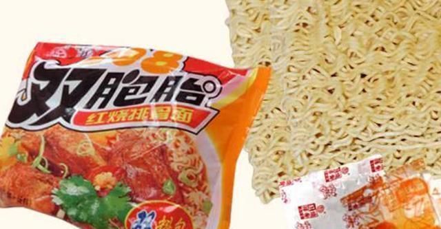 治愈|康师傅方便面为啥被烫成波浪卷网友看完制作过程,我被治愈了