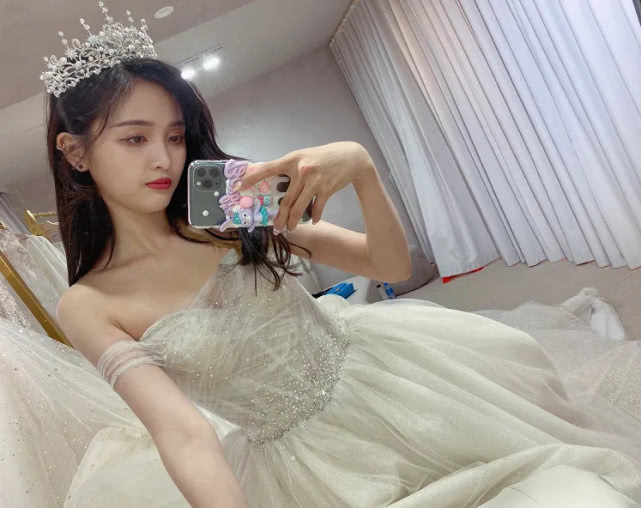 甜美|《中餐厅4》在国内录制,网曝赵薇回归,携手两位甜美系女星加盟