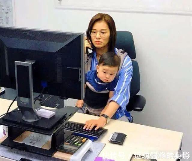 特别的开心|胡杏儿素颜吃自助餐,穿健身裤大腿还粗,生了娃成了老阿姨!