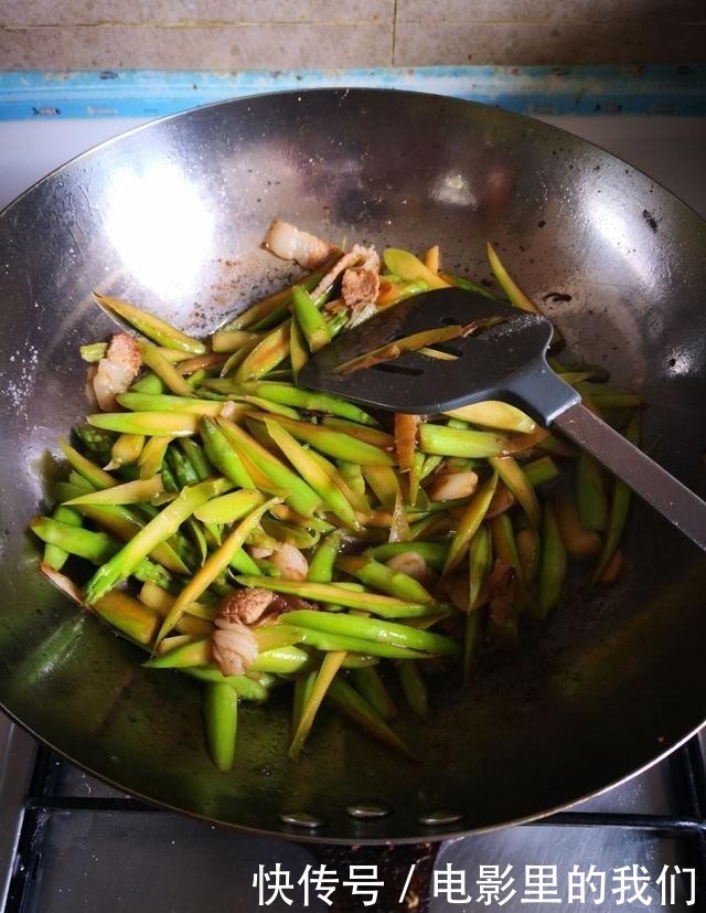 补钙|它是“蔬菜之王”,比排骨贵,补钙比骨头汤强,再贵也要给孩子吃