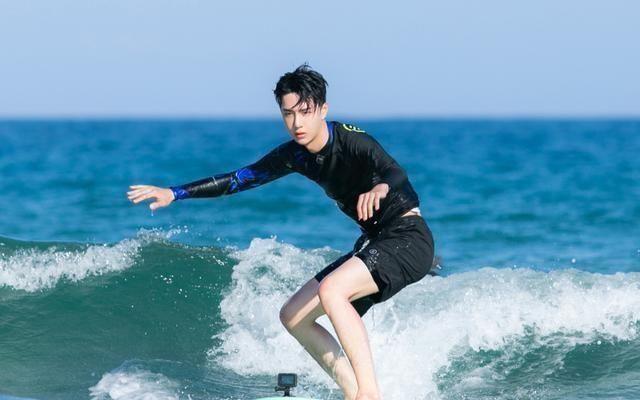  火爆|《这！就是街舞》火爆来袭，队长大秀舞技，谁能笑到最后