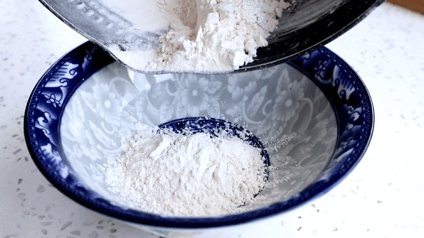 广式|广式甜点“芒果糯米糍”,比雪媚娘制作简单,奶香浓郁,软糯拉丝