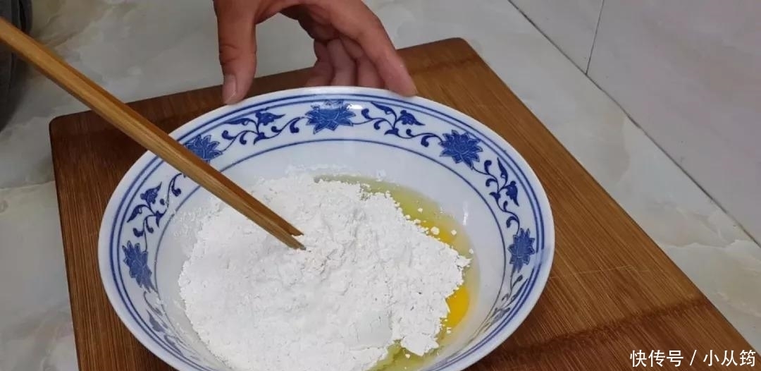 简单|1斤面粉, 4个紫薯, 不用一滴水, 平底锅做的小面包, 边吃边流口水