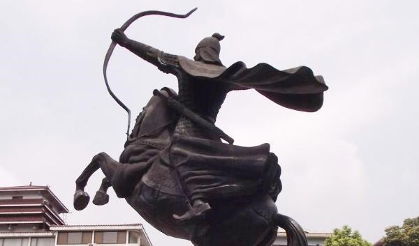 和匈奴|“但使龙城飞将在”中的“龙城飞将”,到底指的谁答李广是错的